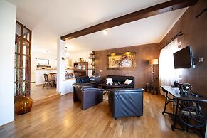 Luxury apt Near sea With Terraces and Balconies