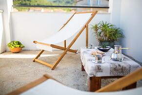 Luxury apt Near sea With Terraces and Balconies