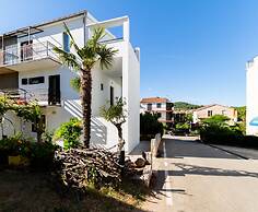 Luxury apt Near sea With Terraces and Balconies