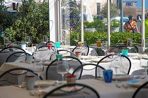LA BANCHINA   LUXURY  SUITES