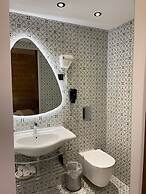 utopia luxury suites