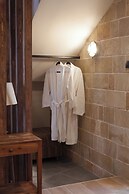 utopia luxury suites