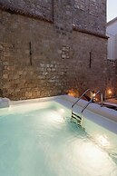 utopia luxury suites