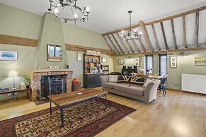 Chestnut Barn Runham 1880's Barn Conversion