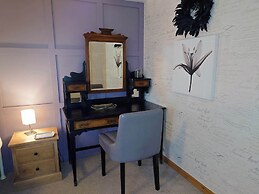 Chestnut Barn Runham 1880's Barn Conversion