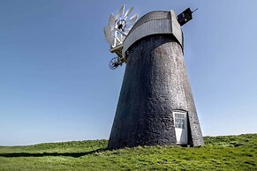 Chestnut Barn Runham 1880's Barn Conversion