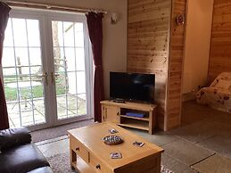 1 Bed Lodge-sleeps 4-pet Friendly-free Parking