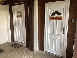 1 Bed Lodge-sleeps 4-pet Friendly-free Parking