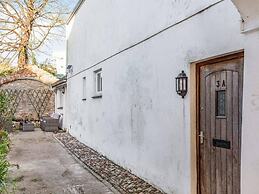 Lovely Period Cottage Sleeps 4 Resting in Torquay