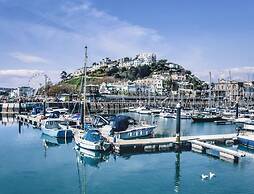 Lovely Period Cottage Sleeps 4 Resting in Torquay