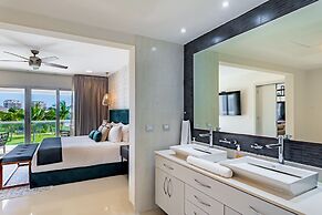 Mareazul Beach Condos Playa Del Carmen
