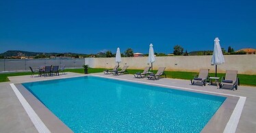 Nimar Luxury Villa - Private Swimming Pool