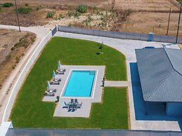 Nimar Luxury Villa - Private Swimming Pool