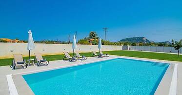 Nimar Luxury Villa - Private Swimming Pool