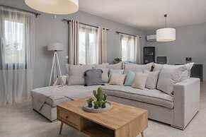 Nimar Luxury Villa - Private Swimming Pool