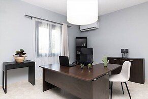 Nimar Luxury Villa - Private Swimming Pool