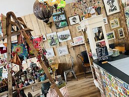 The Art Attic a Stylish Boutique Apartment