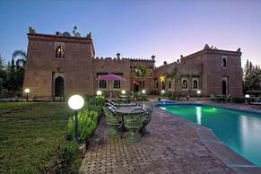 Palace With 2 Villas and 2 Swimming Pools in Sidi Abdellah Ghiat
