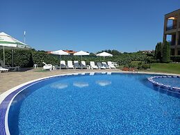 Nice Apartment With Swimming Pool