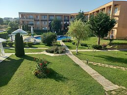 Nice Apartment With Swimming Pool