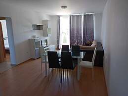 Nice Apartment With Swimming Pool