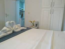 Near Lake, With View, Center