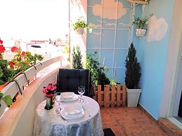 Near Lake, With View, Center