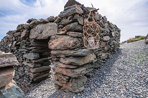 Luxury Villa With Pool And Sea View..!