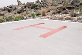 Luxury Villa With Pool And Sea View..!