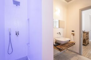 Luxury Villa With Pool And Sea View..!