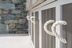 Luxury Villa With Pool And Sea View..!