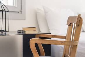 Luxury Villa With Pool And Sea View..!