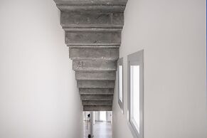 Luxury Villa With Pool And Sea View..!