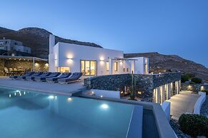 Luxury Villa With Pool And Sea View..!