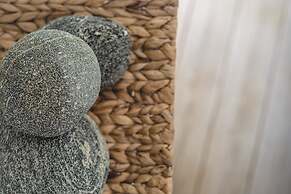 Luxury Villa With Pool And Sea View..!