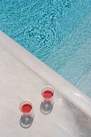 Luxury Villa With Pool And Sea View..!