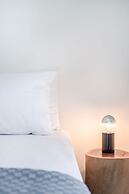 Luxury Villa With Pool And Sea View..!