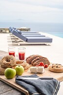 Luxury Villa With Pool And Sea View..!