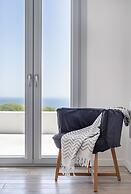 Luxury Villa With Pool And Sea View..!