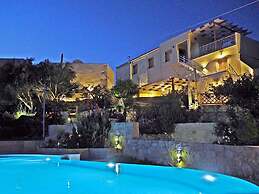 2 Apartments Sharing Garden and Pool