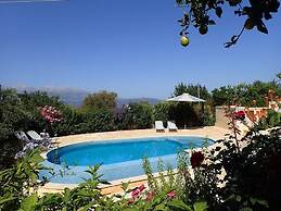 2 Apartments Sharing Garden and Pool