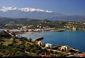 2 Apartments Sharing Garden and Pool