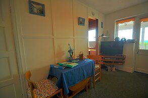 Crowsnest - Overlooking Trebarwith Strand