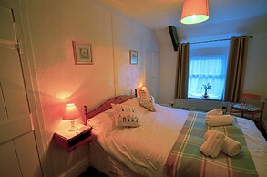 Crowsnest - Overlooking Trebarwith Strand