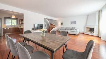 Adelos Villa With Sauna and Rooftop Garden In Elliniko