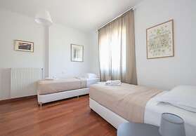 Adelos Villa With Sauna and Rooftop Garden In Elliniko