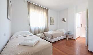 Adelos Villa With Sauna and Rooftop Garden In Elliniko