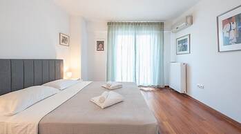 Adelos Villa With Sauna and Rooftop Garden In Elliniko