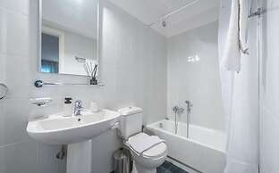 Adelos Villa With Sauna and Rooftop Garden In Elliniko