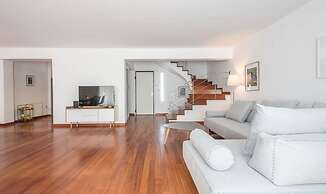 Adelos Villa With Sauna and Rooftop Garden In Elliniko